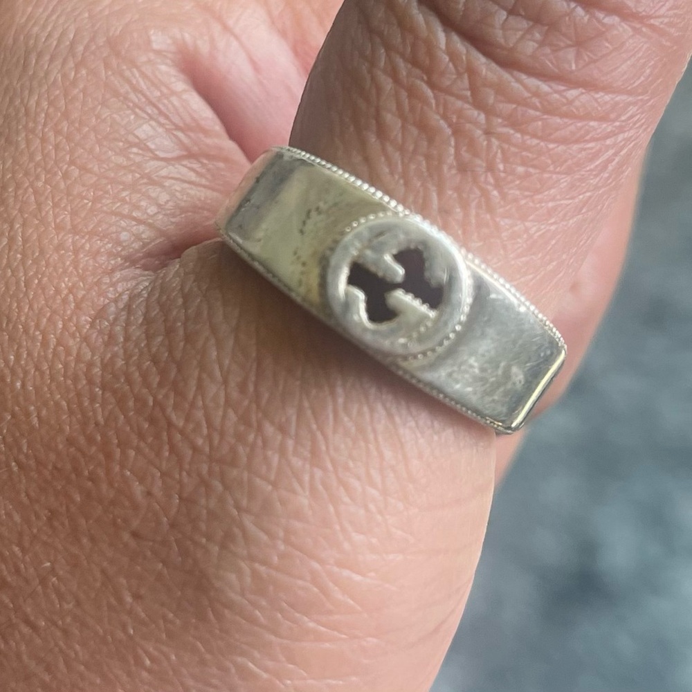 Gucci Silver Ring with Iconic Logo - Picture 1 of 7